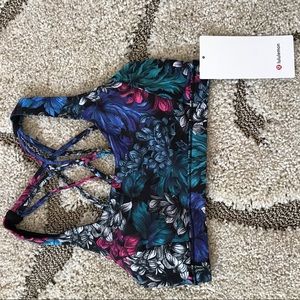 Lululemon NWT Size 6 Sports Bra
